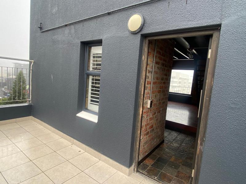 To Let 1 Bedroom Property for Rent in Sea Point Western Cape